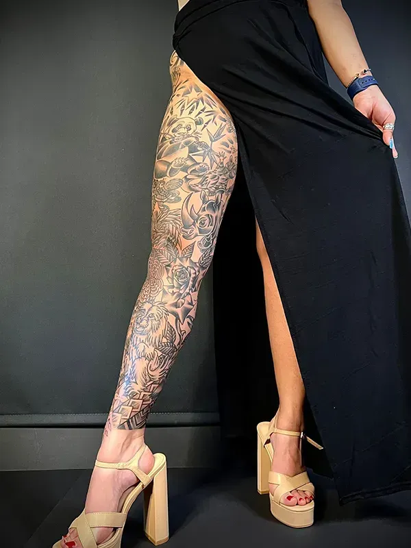 Transform your personal narrative into a living mural. Book your bespoke traditional Japanese-inspired leg sleeve with experienced artist Daisuke Sakaguchi at Silent Moon Tattoo (London SE16).